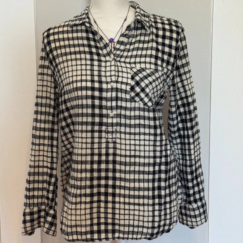 Merona Womens M Plaid Button Up Shirt  Long Sleeve, Plaid button down Medium